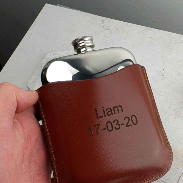 Engraved Hip Flask In Personalised Brown Leather Pouch with FREE Hip Flask & Pouch Engraving. Leather Pouch Hip Flask features Capture Top & Lift-Off Lid Box