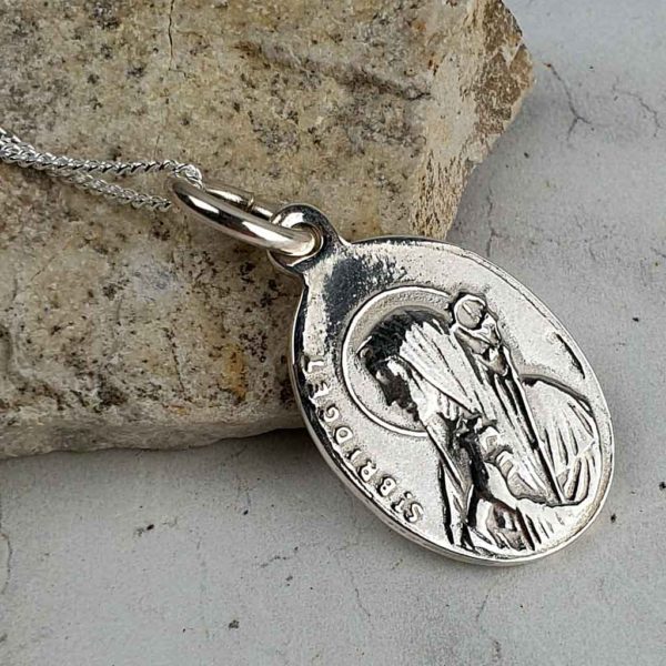 Saint Bridget & Saint Patrick Silver Medal Pendant on 18inch silver chain with optional gift wrapping. Faith jewellery featuring St Patrick & St Bridget, Ireland