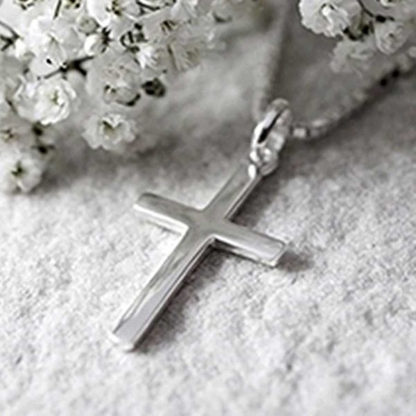 Silver Cross Necklace on Silver Box Chain in Personalised Gift Box for Communions, Confirmations, Weddings, Mum & more engraved with Free Engraving.