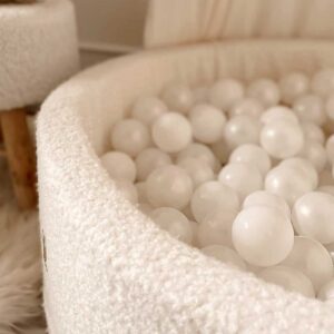 White Ball Pit For Babies, Kids & Children, 200 Balls with Washable White Fleece Cover. Choice of Ball Colours. 90x30cm. Delivered Ireland & EU.