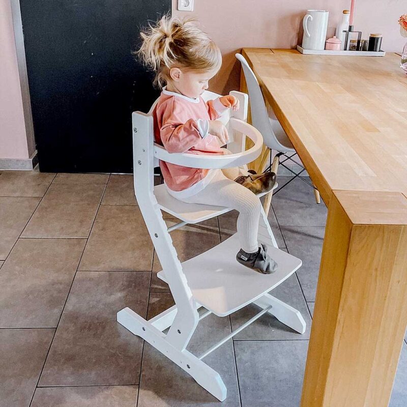 White tiSsi® Highchair with Safety Bar optional attachment – High Chair for Growing Kids. Quality, versatility & tracked courier delivery to Ireland & EU. Invest in your child's chair today!